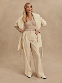 Model wearing Rocio 29.5" Pants in Birch, styled for everyday athleisure