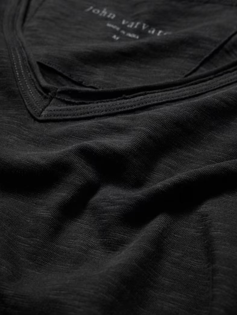 Miles V-Neck - Black John Varvatos