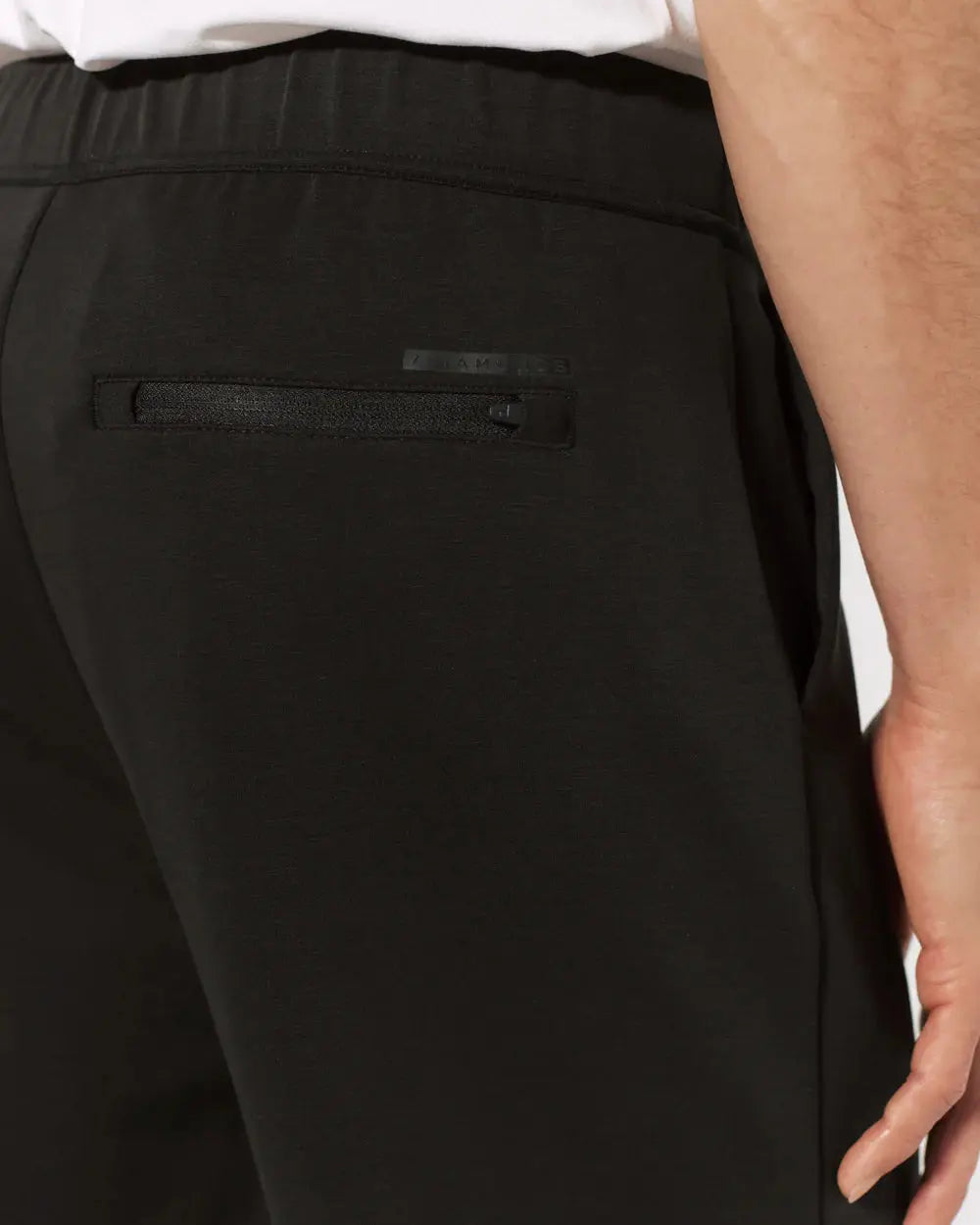 Rev Jogger - Black 7 Diamonds