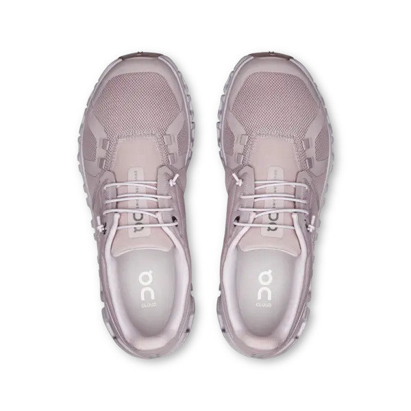 Top view of lightweight On Cloud 6 women’s sneaker with breathable mesh upper