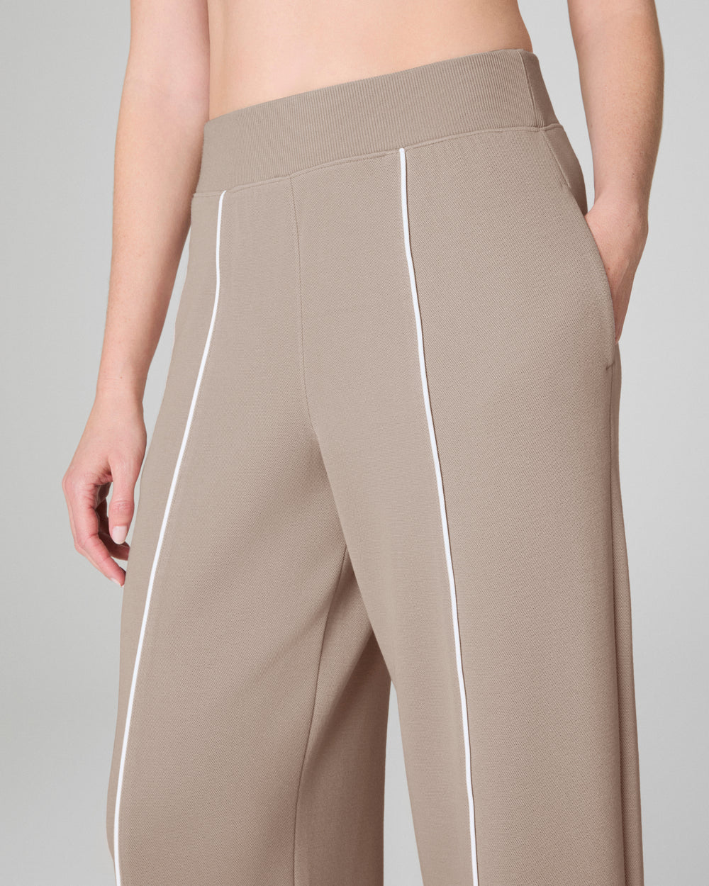 AirEssentials Pique Straight Leg Pant - Ashwood Spanx