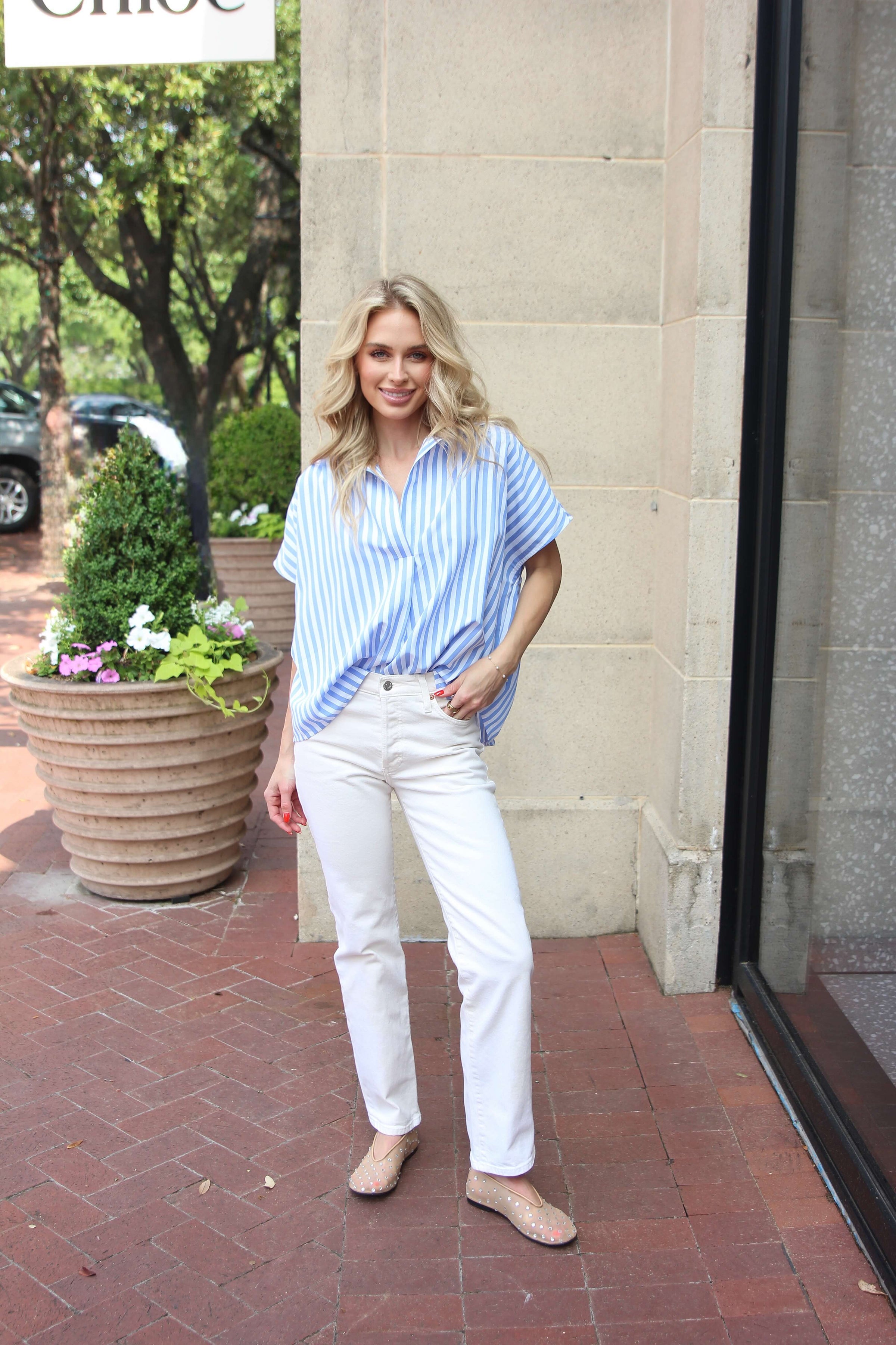 STRIPE POPLIN VNECK COLLAR TOP