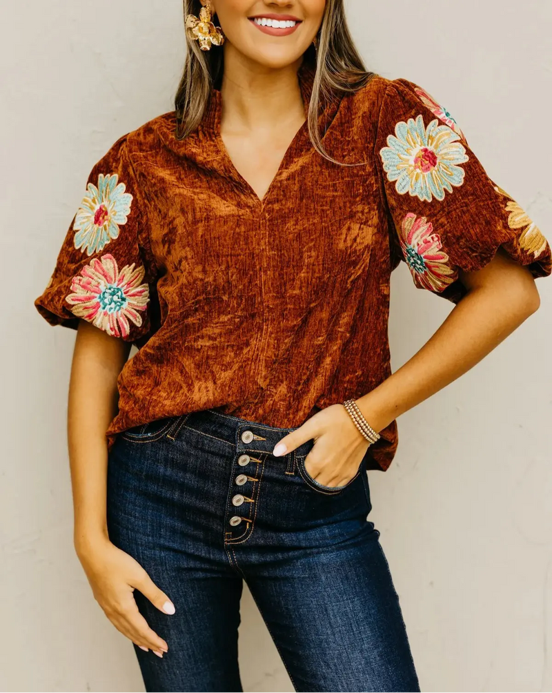 Embroiderd Floral Felt Top THML