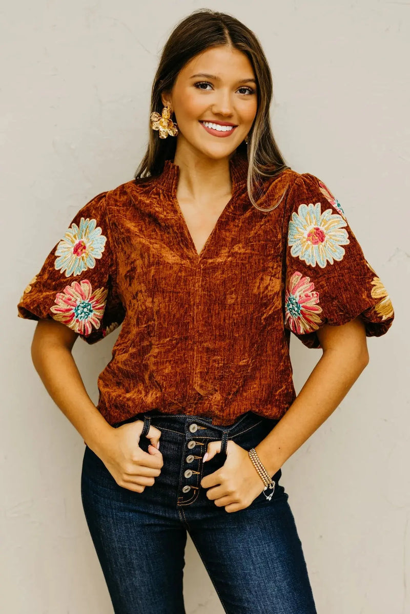 Embroiderd Floral Felt Top THML