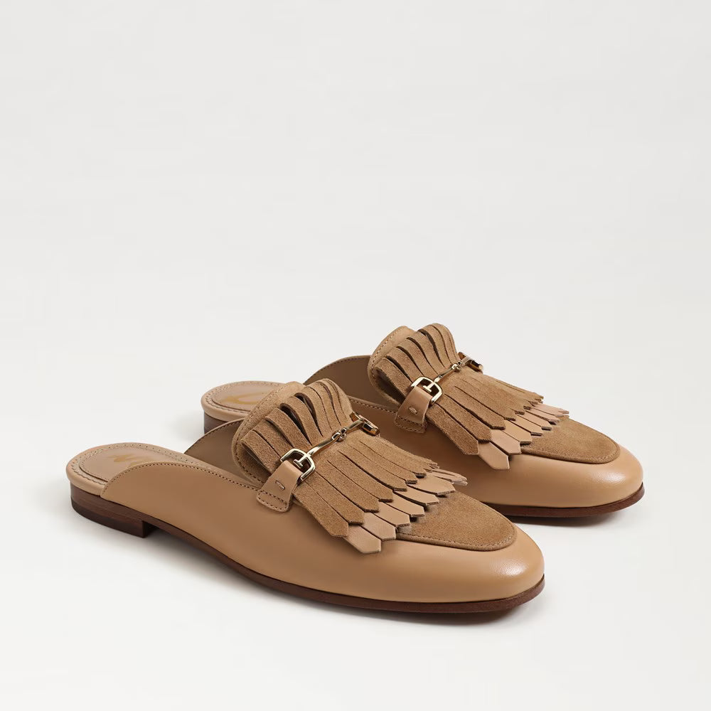 Side profile of Sam Edelman Lainey mule  