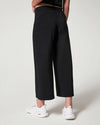 AirEssentials Cropped Wide Leg Pant - Very Black